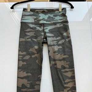Noli Green Metallic Camouflage Print Leggings
